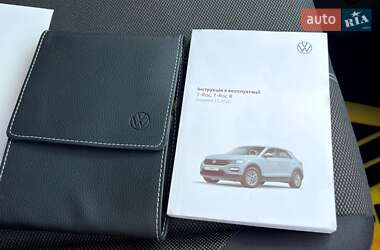 Внедорожник / Кроссовер Volkswagen T-Roc 2021 в 