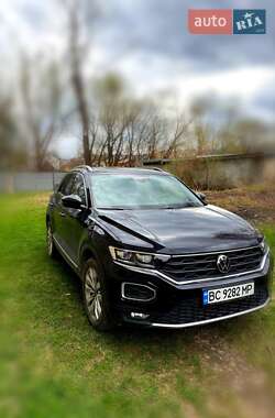 Внедорожник / Кроссовер Volkswagen T-Roc 2021 в Бориславе