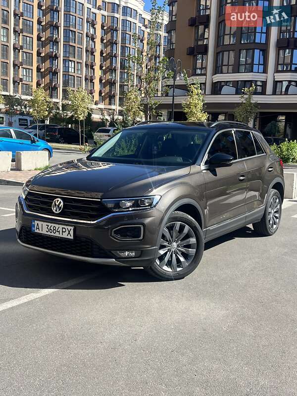 Внедорожник / Кроссовер Volkswagen T-Roc 2019 в Киеве