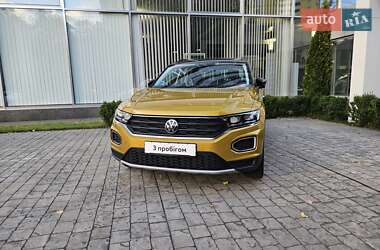 Внедорожник / Кроссовер Volkswagen T-Roc 2020 в 