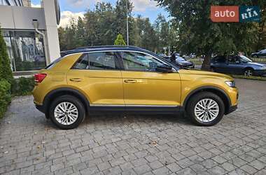 Внедорожник / Кроссовер Volkswagen T-Roc 2020 в 