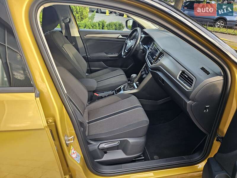 Внедорожник / Кроссовер Volkswagen T-Roc 2020 в Киеве