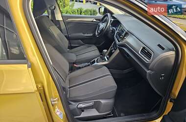 Внедорожник / Кроссовер Volkswagen T-Roc 2020 в 