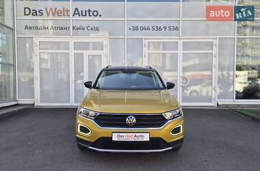 Внедорожник / Кроссовер Volkswagen T-Roc 2021 в 
