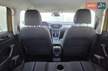 Внедорожник / Кроссовер Volkswagen T-Roc 2021 в 