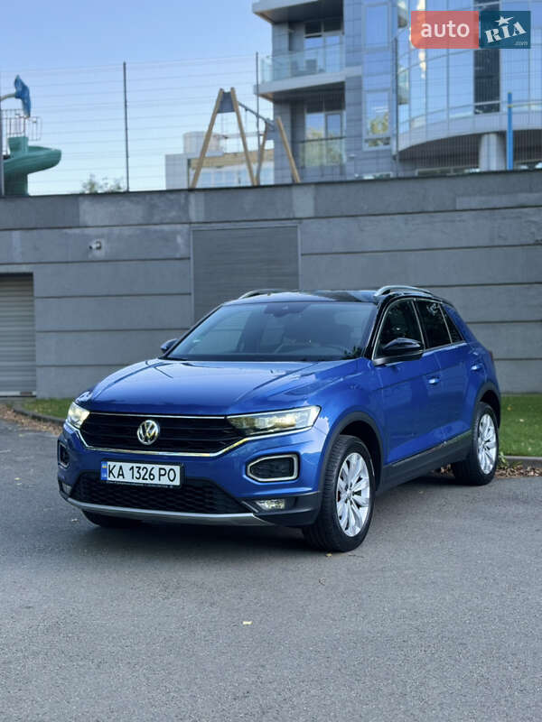 Внедорожник / Кроссовер Volkswagen T-Roc 2019 в 
