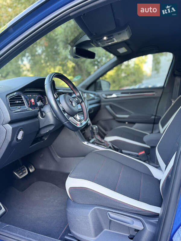 Внедорожник / Кроссовер Volkswagen T-Roc 2019 в Киеве