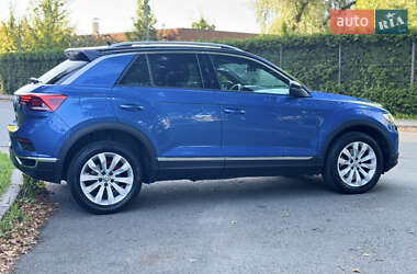 Внедорожник / Кроссовер Volkswagen T-Roc 2019 в 