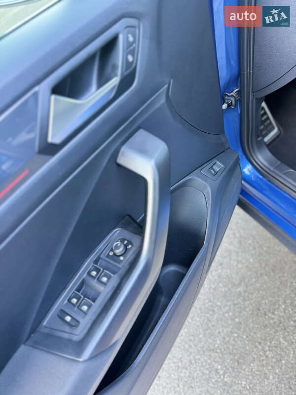 Внедорожник / Кроссовер Volkswagen T-Roc 2019 в Киеве