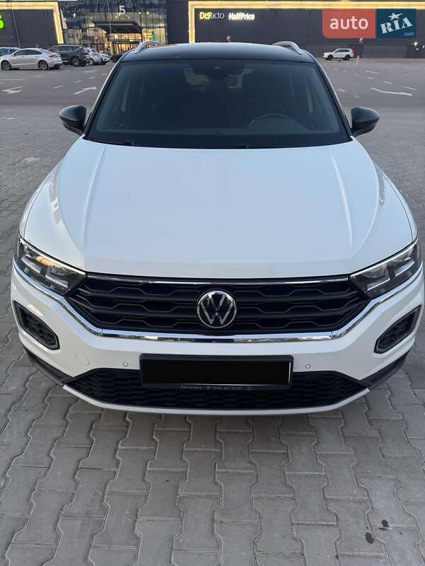 Внедорожник / Кроссовер Volkswagen T-Roc 2021 в Киеве