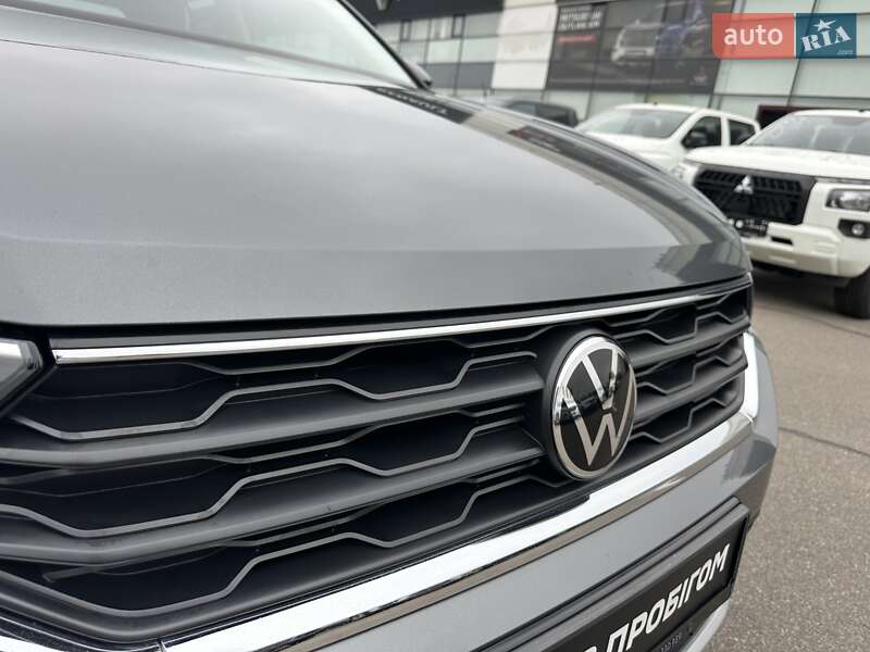 Внедорожник / Кроссовер Volkswagen T-Roc 2021 в Киеве