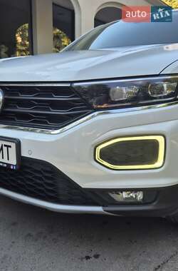 Внедорожник / Кроссовер Volkswagen T-Roc 2019 в 