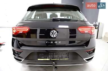 Внедорожник / Кроссовер Volkswagen T-Roc 2020 в 