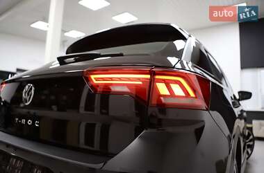 Внедорожник / Кроссовер Volkswagen T-Roc 2020 в 
