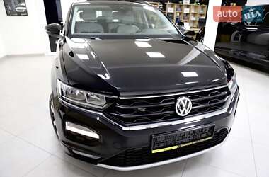 Внедорожник / Кроссовер Volkswagen T-Roc 2020 в 