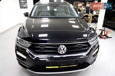 Внедорожник / Кроссовер Volkswagen T-Roc 2020 в 