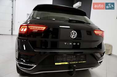 Внедорожник / Кроссовер Volkswagen T-Roc 2020 в 