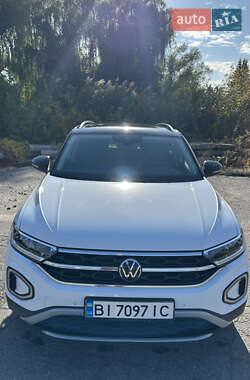 Позашляховик / Кросовер Volkswagen T-Roc 2023 в  фото 2 Позашляховик / Кросовер Volkswagen T-Roc 2023 в