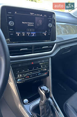 Позашляховик / Кросовер Volkswagen T-Roc 2023 в  фото 12 Позашляховик / Кросовер Volkswagen T-Roc 2023 в