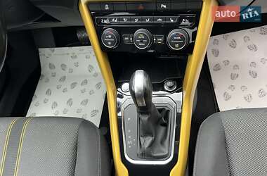 Внедорожник / Кроссовер Volkswagen T-Roc 2019 в 