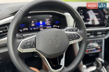 Внедорожник / Кроссовер Volkswagen T-Roc 2023 в 
