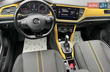 Внедорожник / Кроссовер Volkswagen T-Roc 2019 в 