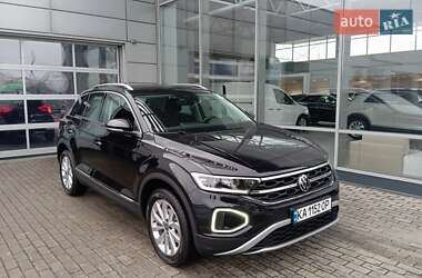 Внедорожник / Кроссовер Volkswagen T-Roc 2024 в 