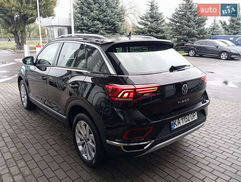 Внедорожник / Кроссовер Volkswagen T-Roc 2024 в Киеве