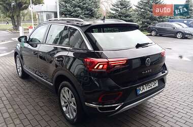 Внедорожник / Кроссовер Volkswagen T-Roc 2024 в 