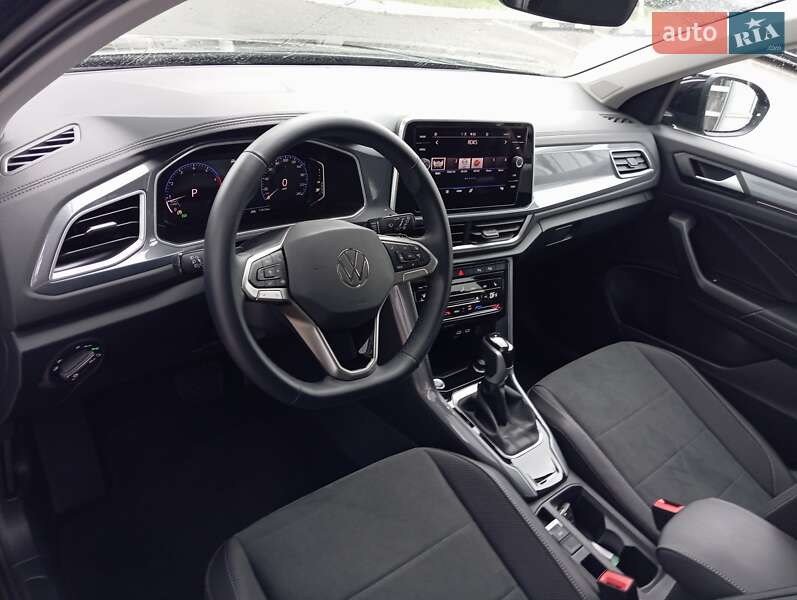 Внедорожник / Кроссовер Volkswagen T-Roc 2024 в Киеве