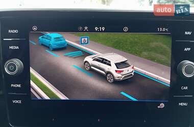 Внедорожник / Кроссовер Volkswagen T-Roc 2024 в 