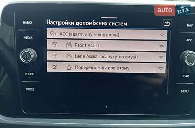 Внедорожник / Кроссовер Volkswagen T-Roc 2024 в 