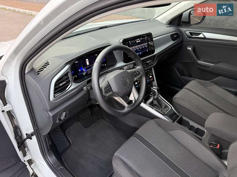 Внедорожник / Кроссовер Volkswagen T-Roc 2023 в Киеве фото 39 Внедорожник / Кроссовер Volkswagen T-Roc 2023 в Киеве