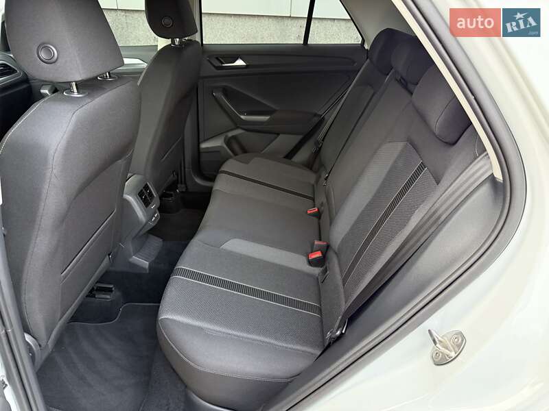 Внедорожник / Кроссовер Volkswagen T-Roc 2023 в Киеве фото 45 Внедорожник / Кроссовер Volkswagen T-Roc 2023 в Киеве