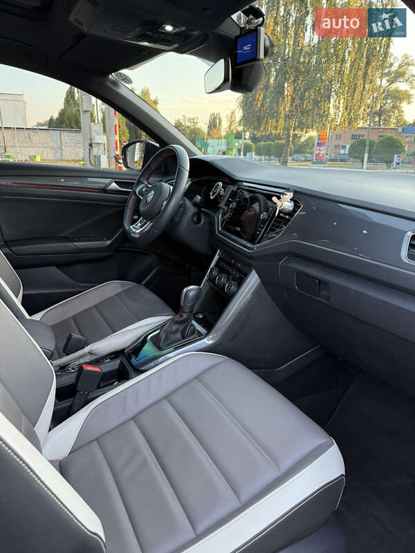 Внедорожник / Кроссовер Volkswagen T-Roc 2021 в Киеве фото 6 Внедорожник / Кроссовер Volkswagen T-Roc 2021 в Киеве