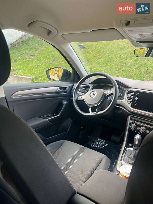 Внедорожник / Кроссовер Volkswagen T-Roc 2021 в Киеве
