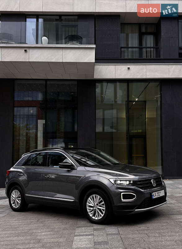 Внедорожник / Кроссовер Volkswagen T-Roc 2018 в Киеве