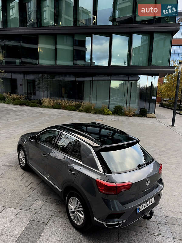 Внедорожник / Кроссовер Volkswagen T-Roc 2018 в Киеве