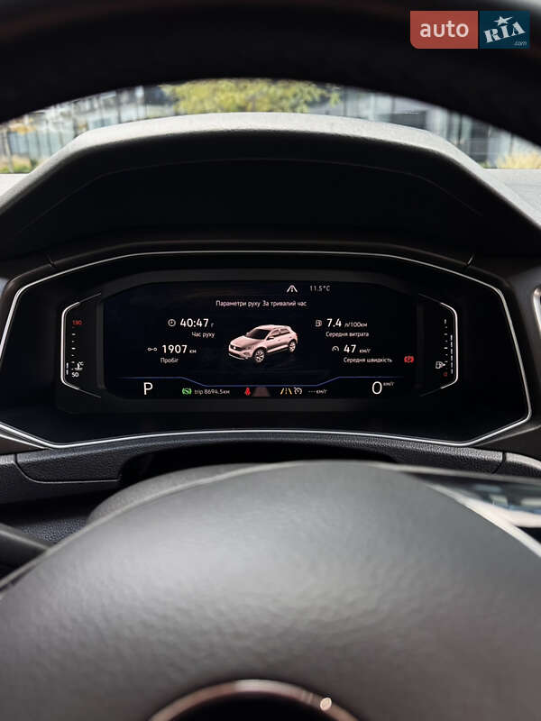 Внедорожник / Кроссовер Volkswagen T-Roc 2018 в Киеве