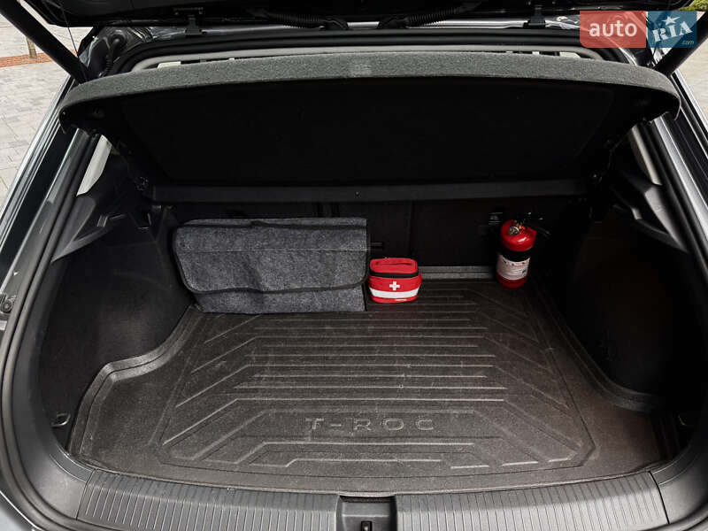 Внедорожник / Кроссовер Volkswagen T-Roc 2018 в Киеве