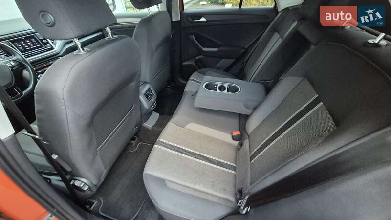 Внедорожник / Кроссовер Volkswagen T-Roc 2020 в Киеве