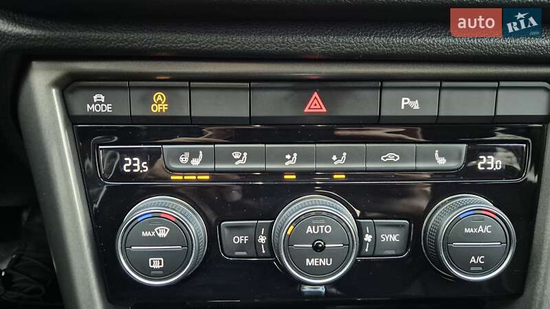 Внедорожник / Кроссовер Volkswagen T-Roc 2020 в Киеве