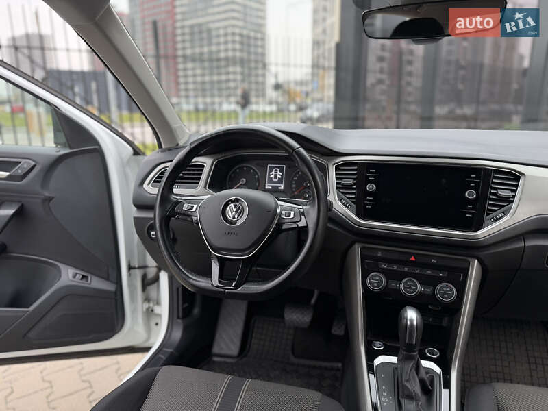 Внедорожник / Кроссовер Volkswagen T-Roc 2021 в Киеве