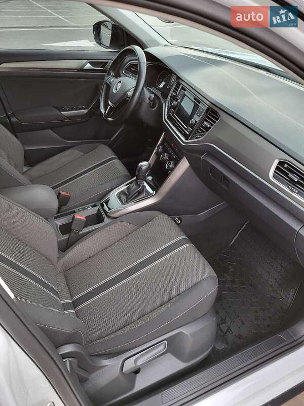 Внедорожник / Кроссовер Volkswagen T-Roc 2020 в Киеве фото 11 Внедорожник / Кроссовер Volkswagen T-Roc 2020 в Киеве