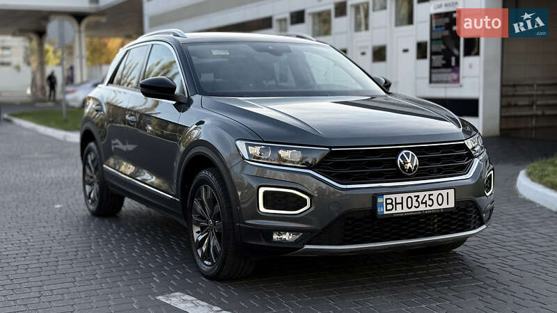 Внедорожник / Кроссовер Volkswagen T-Roc 2021 в Одессе