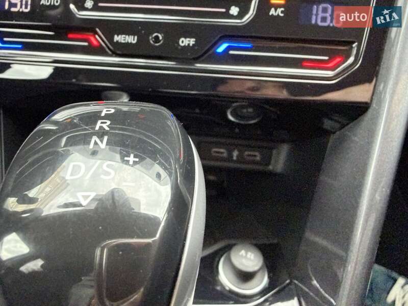 Внедорожник / Кроссовер Volkswagen T-Roc 2022 в Одессе