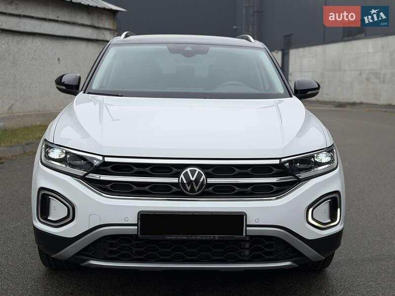 Внедорожник / Кроссовер Volkswagen T-Roc 2023 в Киеве