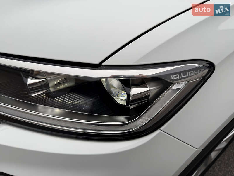 Внедорожник / Кроссовер Volkswagen T-Roc 2023 в Киеве