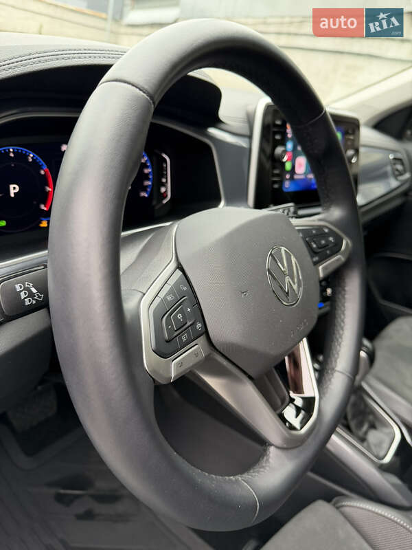 Внедорожник / Кроссовер Volkswagen T-Roc 2023 в Киеве