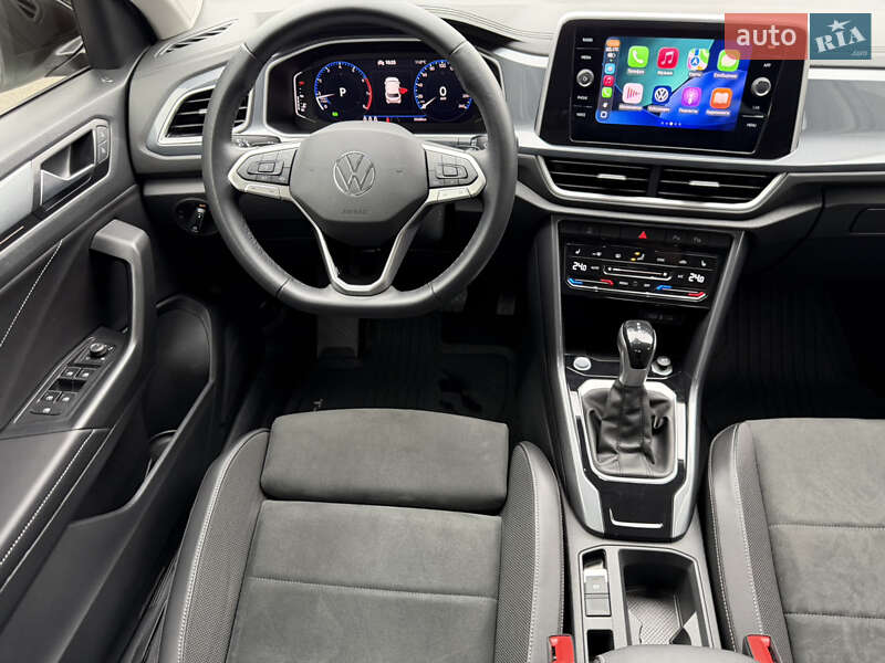 Внедорожник / Кроссовер Volkswagen T-Roc 2023 в Киеве
